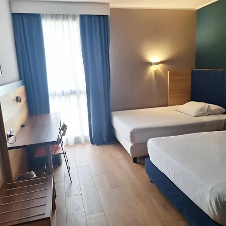 Idea San Siro 4* Mediolan